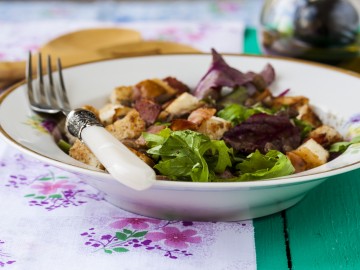 Салат из чечевицы с утиной грудкой и йогуртово-апельсиновой заправкой